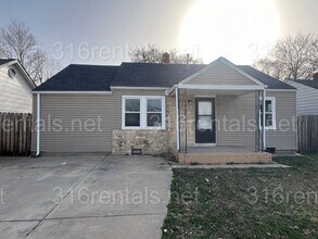 Building Photo - $1150 - **COMING SOON** 3 bed 1 bath - Single Family Home