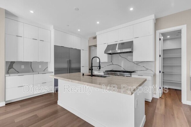 Building Photo - 31 Campolina St