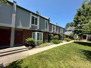 Building Photo - 3 Bed 1.5 Bath Townhome In Walnut Creek W/...
