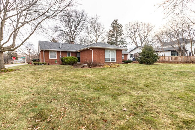 Building Photo - 1240 Warrington Rd