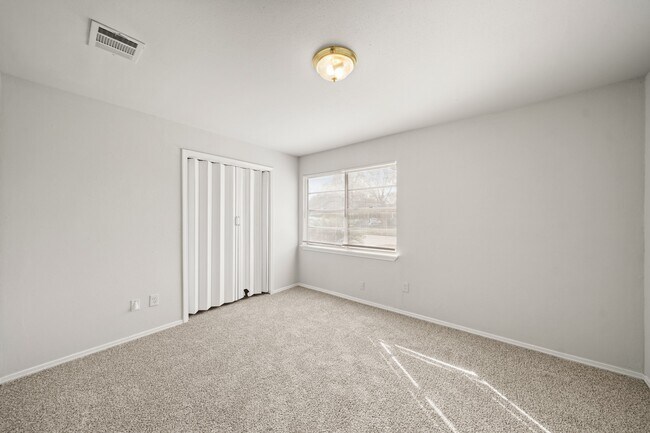 Building Photo - 14415 Insley St