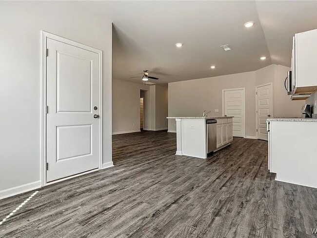 Building Photo - 2381 Bobwhite Dr