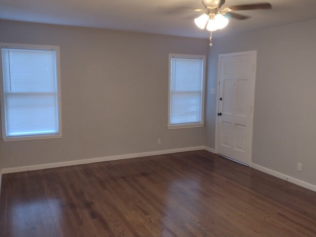 Building Photo - 219 Notre Dame Dr