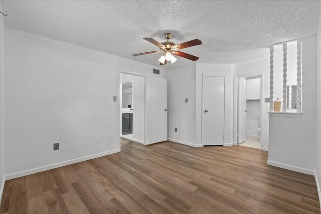 Building Photo - 1500 Bay Area Blvd