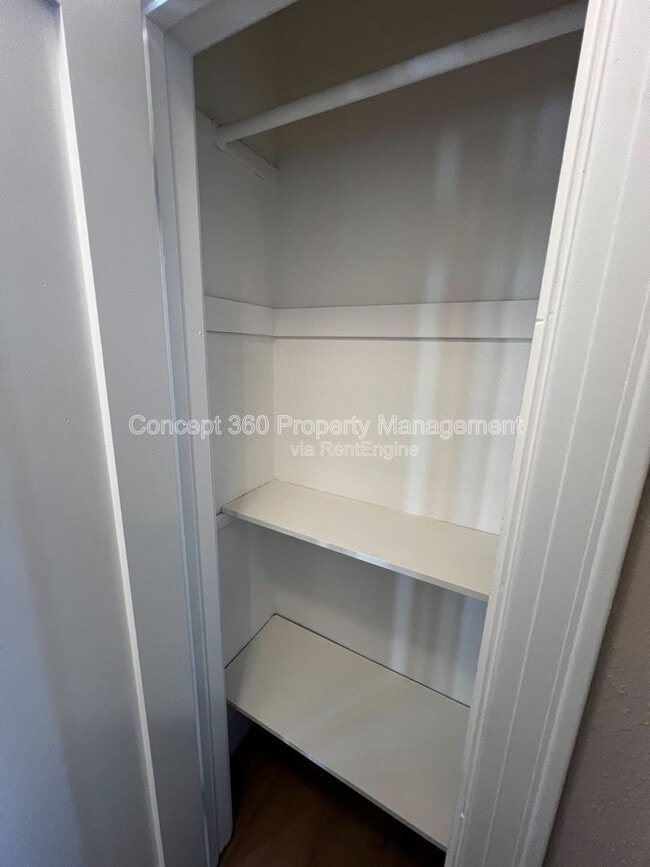 Building Photo - 1421 1/2 Obispo Ave