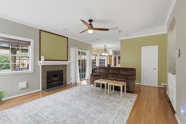 Building Photo - 2114 Gentryside Dr