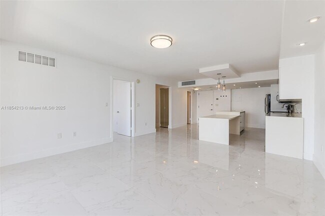 Building Photo - 5701 Collins Ave