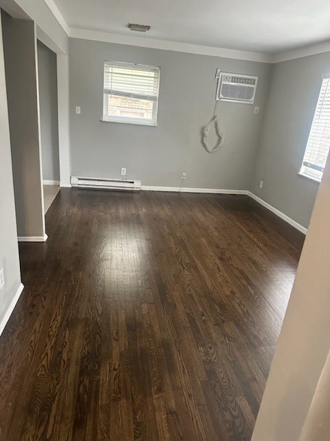 Building Photo - Charming 1-Bedroom Multiplex in Cincinnati with Modern Amenities!