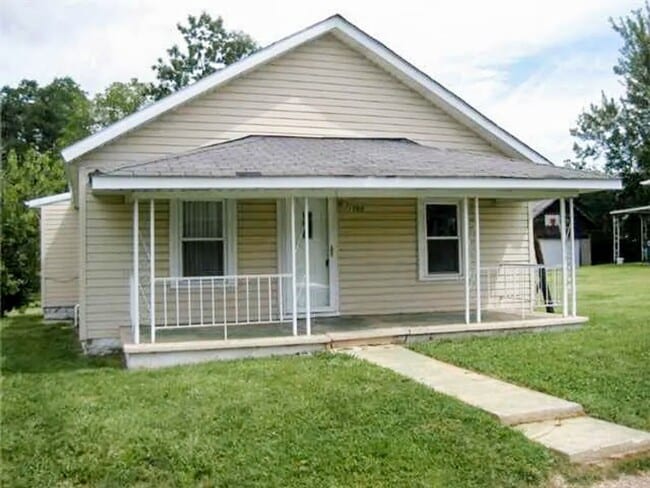 Primary Photo - 3 Bed 1 Bath with Central AIr
