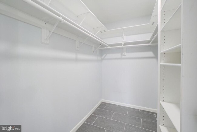 Building Photo - 3800 Powell Ln