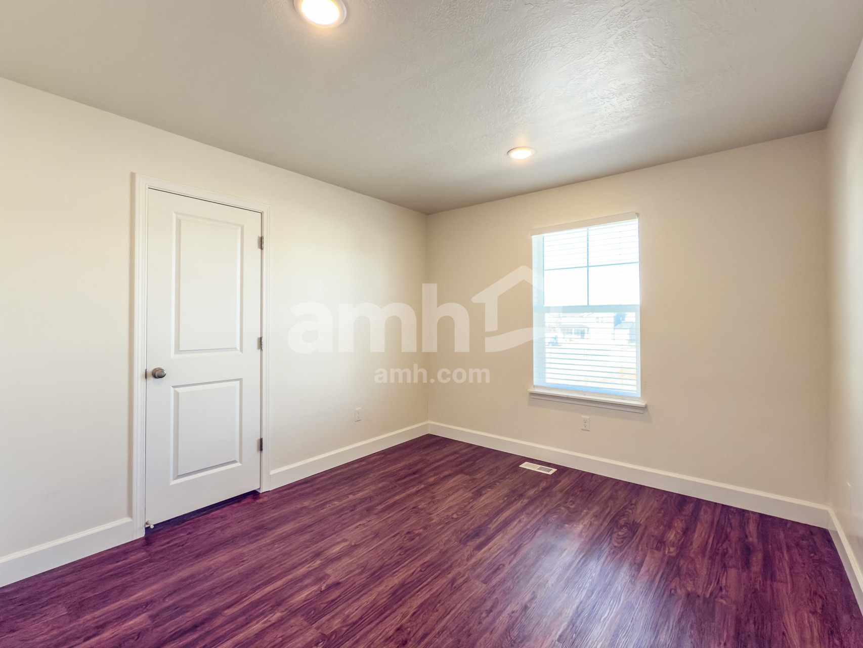 Building Photo - 1247 E Meadow Ranch Ln