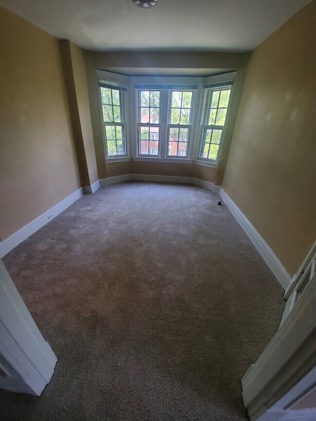 Building Photo - 921 De Mun Ave