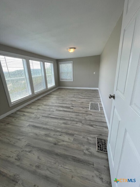 Building Photo - 744 Hill Top Dr