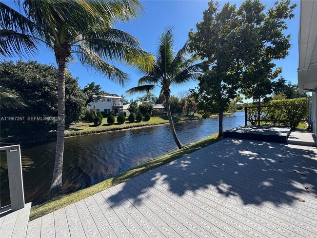 Building Photo - 332 NW 47th Ave