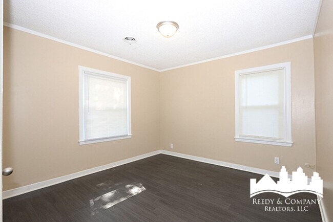 Building Photo - 837 Homer St