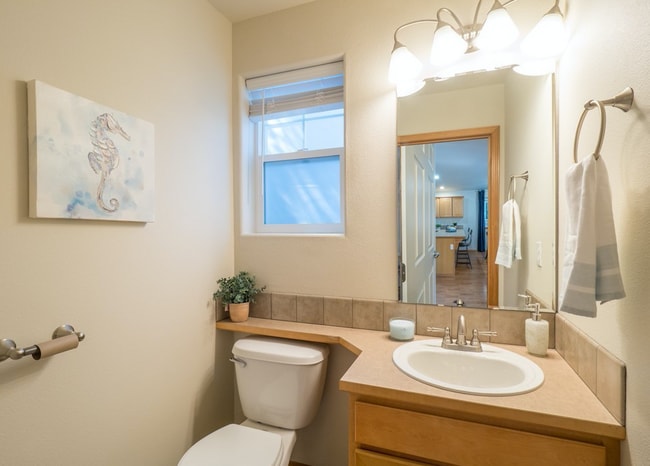 Building Photo - Bright and Modern 3bed Home in Perfect Location