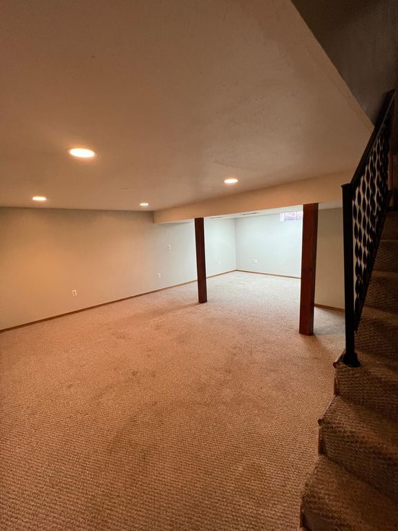 Building Photo - 161 Starling Rd