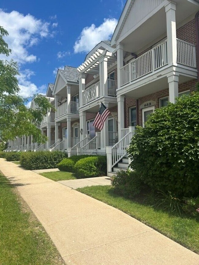 Building Photo - Beautiful 3 bedroom townhome in Harbor Park! More Photos Coming Soon