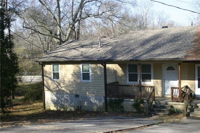 Building Photo - 6694 Young Ct