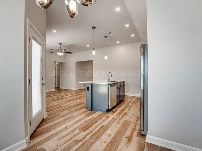 Building Photo - 608 Blue Fish Ct