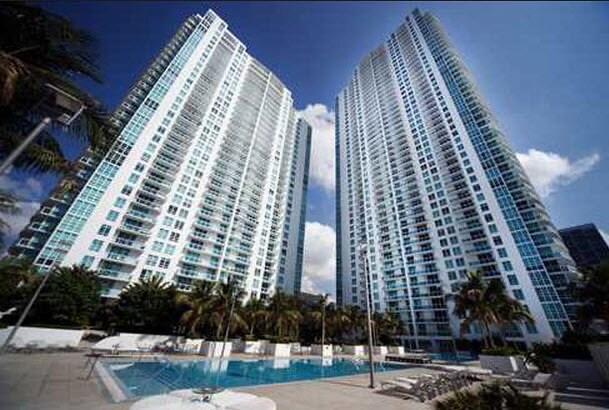 Building Photo - 950 Brickell Bay Dr