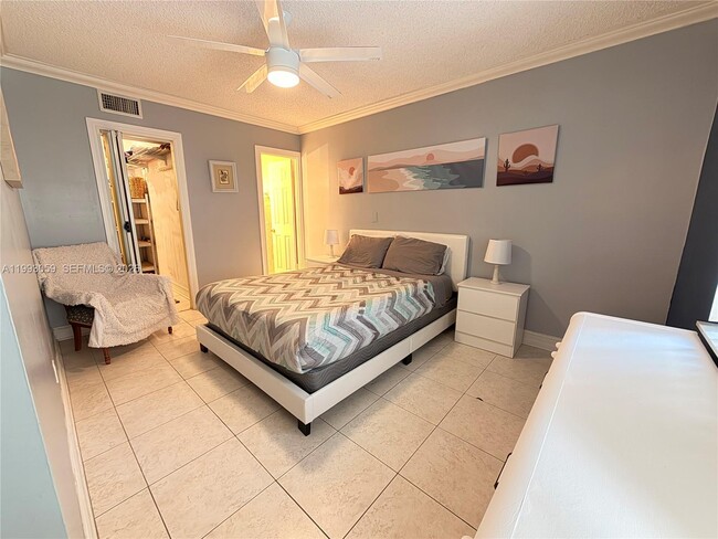 Building Photo - 1520 McKinley St