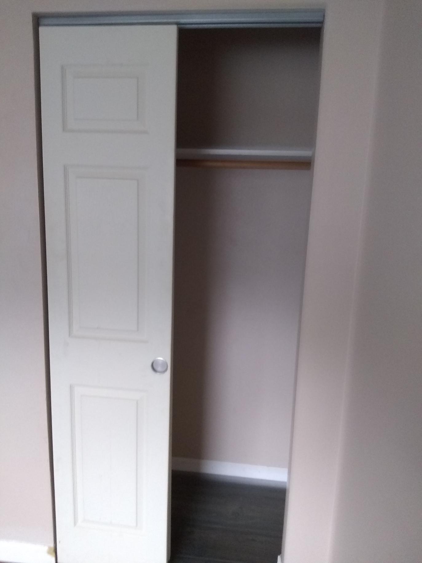 Building Photo - 113 E Poos Dr