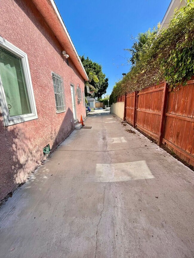Building Photo - 7033 7th Ave