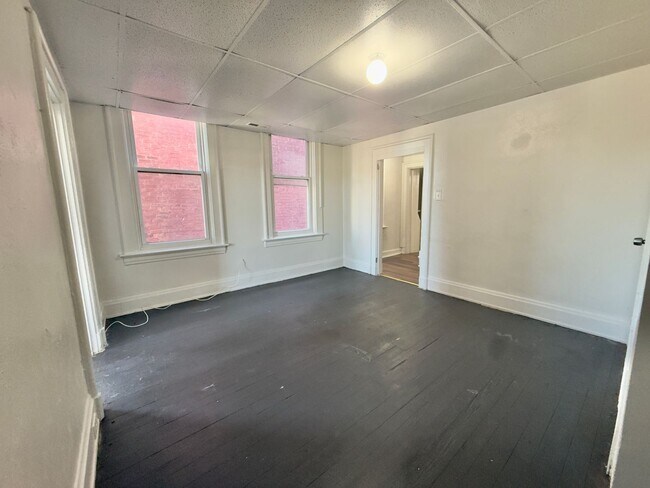 Building Photo - 929 State Ave