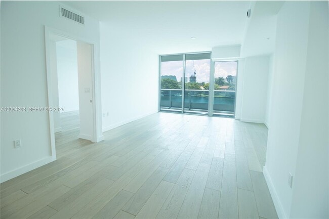 Building Photo - 9221 E Bay Harbor Dr