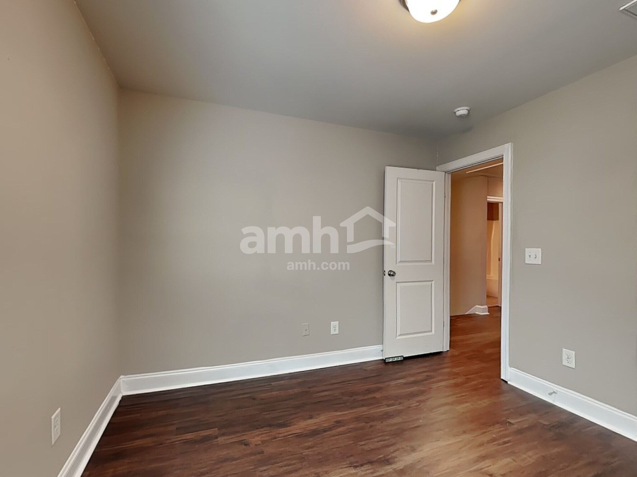 Building Photo - 1405 Yellow Wood Dr