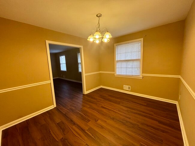 Building Photo - 1113 Glen Ct