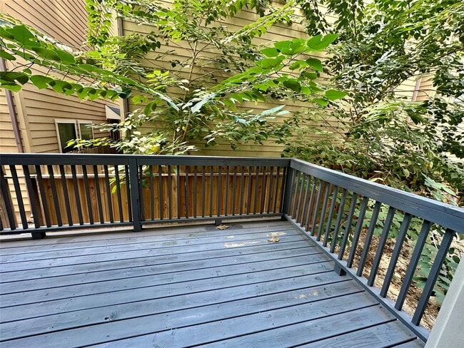 Building Photo - 1537 W 24th St