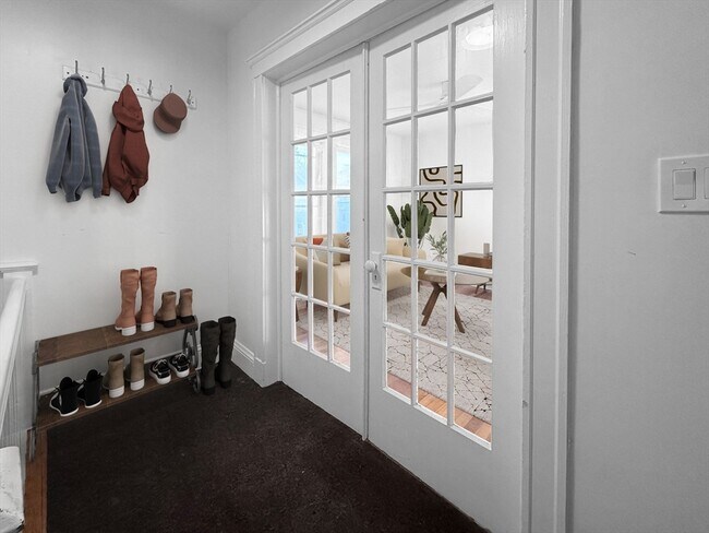 Building Photo - 64 Goodenough St