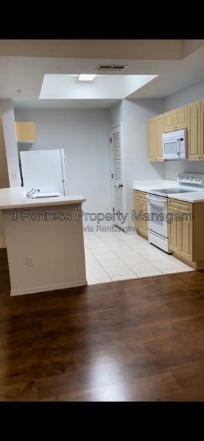 Building Photo - 9025 Colby Dr