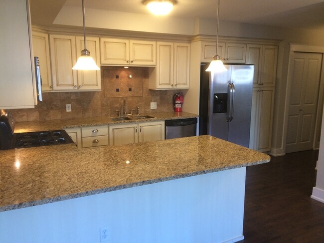 Kitchen - 233 North Meldrum Street