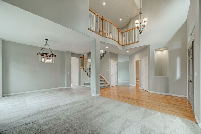 Building Photo - 4 bedroom, 5 bath hime with 3 car garage