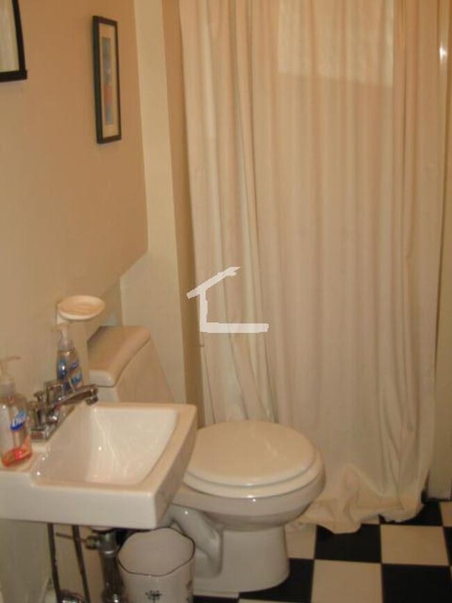 Building Photo - Beautiful 5 bed townhouse in Brighton.