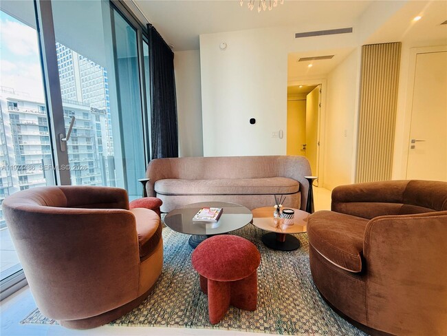 Building Photo - 300 Biscayne Blvd Way