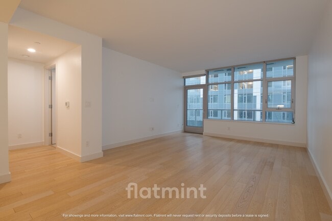 Building Photo - 583 Battery St