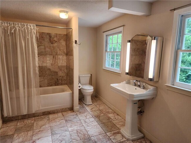 Building Photo - 3516 Hildon Cir