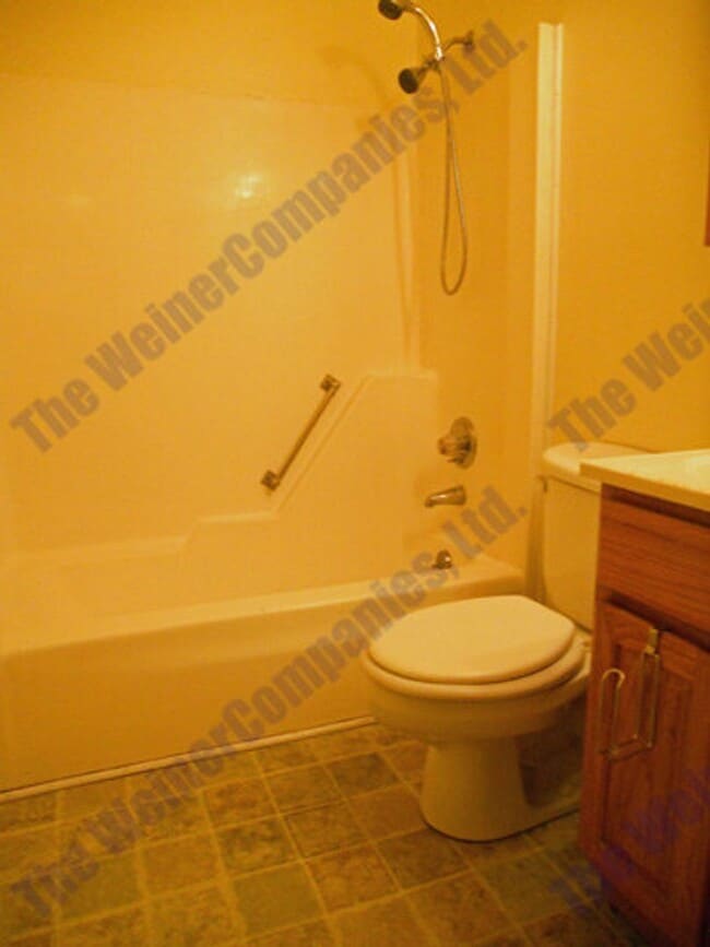 Building Photo - Sublease Available Beginning December 1st