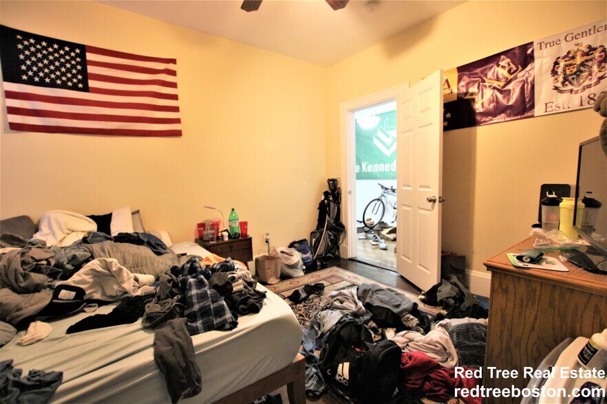 Building Photo - 17 Parker Hill Ave