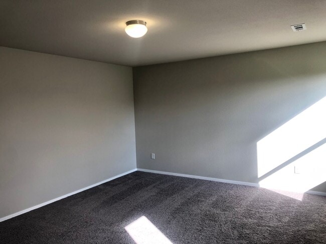 Building Photo - 3 bedroom 2 bath in Fayetteville minutes from Downtown