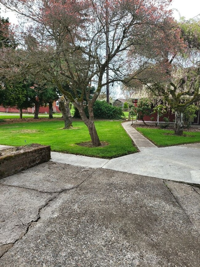 Building Photo - STATUS: *PENDING APPLICATION*| R98C | $2095.00