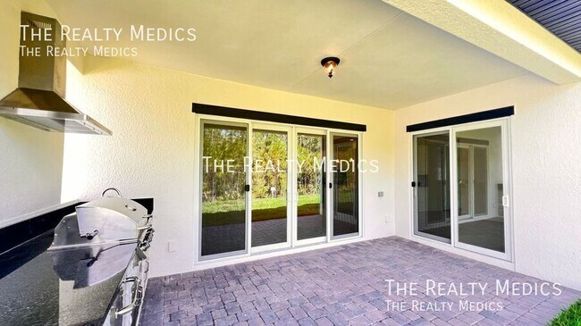 Building Photo - 1440 Nandina Cir