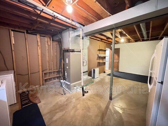 Building Photo - 13013 Caton Pl