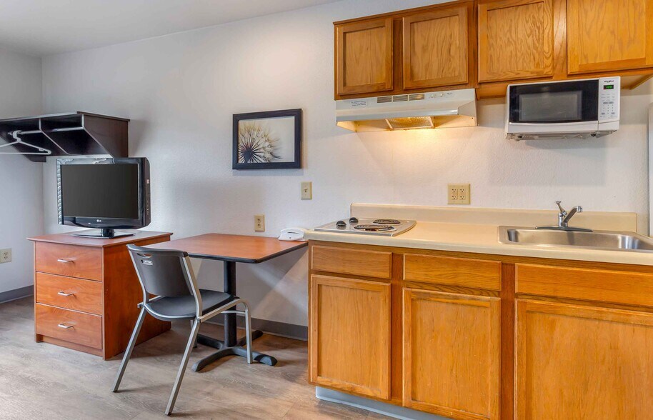 Building Photo - Furnished Studio-Fayetteville