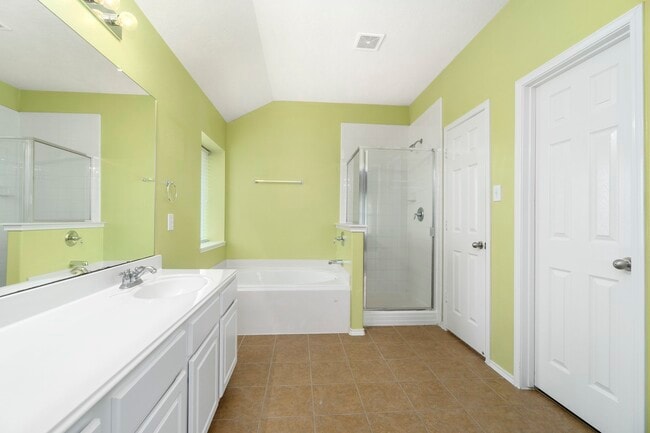 Building Photo - 14423 Dakota Bend Dr