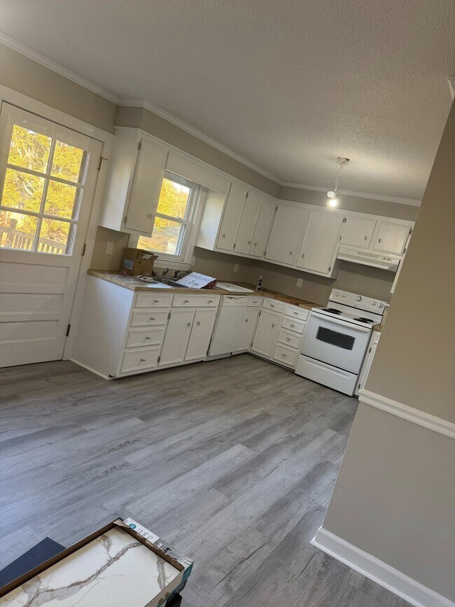 Building Photo - 107 Emlee St